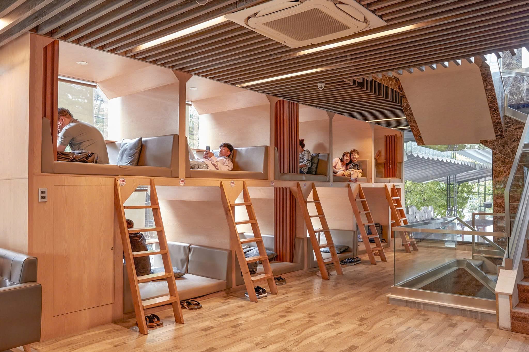 cà phê giường nằm